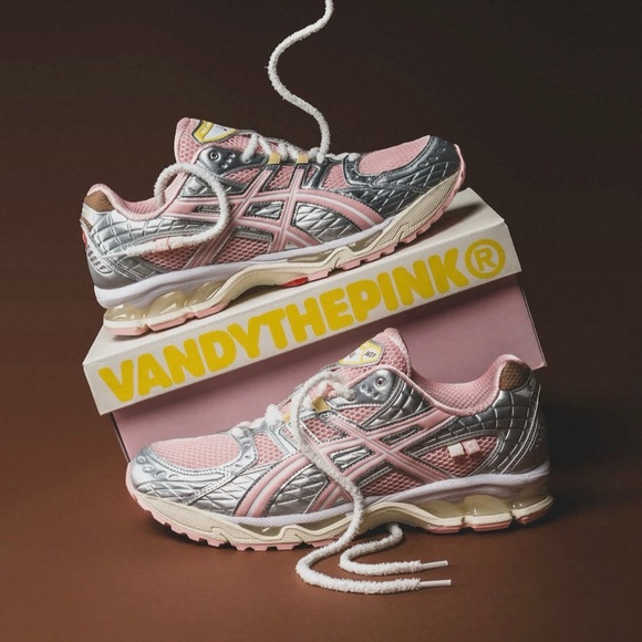 (Women’s) ASICS Gel-Nimbus 10.1
Vandy The Pink x atmos Banana Split Strawberry - Picture 1 of 7